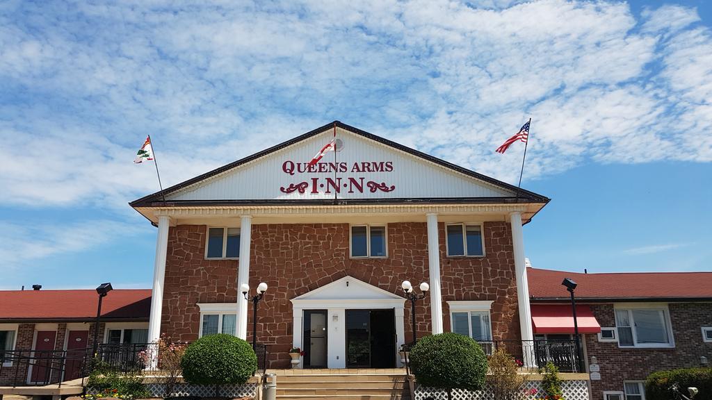 Queens Arms Inn Шарлъттаун Екстериор снимка